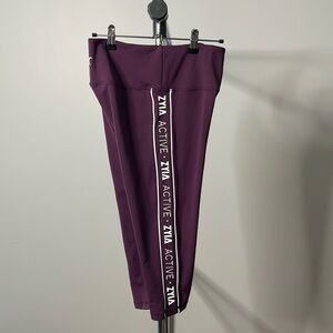 Zyia plum stripe light n tight